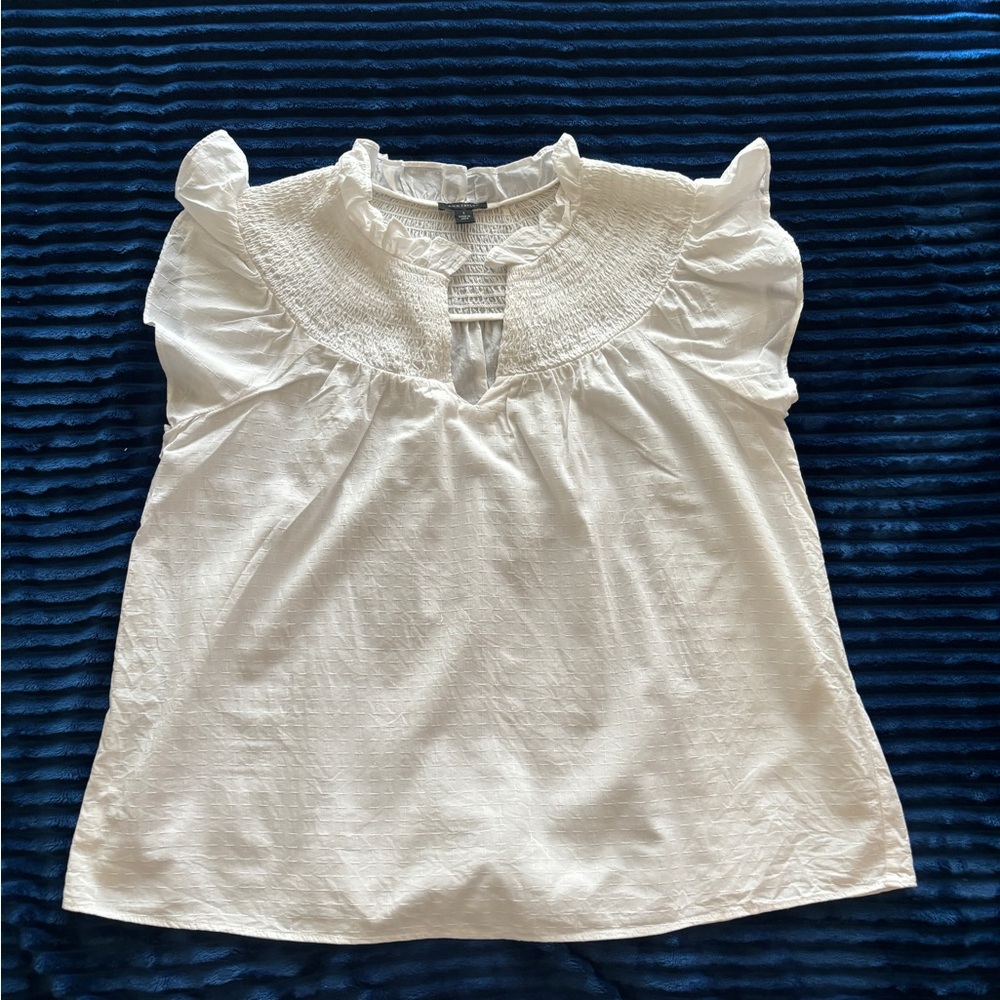 Cute light weight Ann Taylor blouse